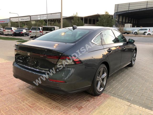 2023 هوندا اكورد اي اكس ال