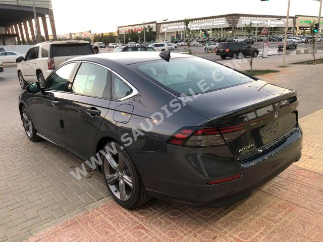 2023 هوندا اكورد اي اكس ال