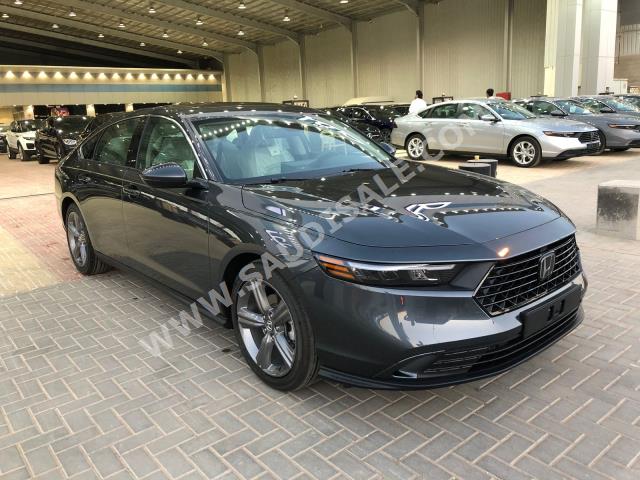 2023 هوندا اكورد اي اكس ال