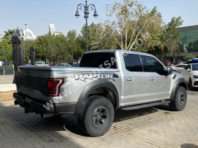 2017 فورد اف 150 رابتور