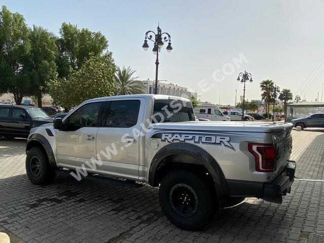 2017 فورد اف 150 رابتور