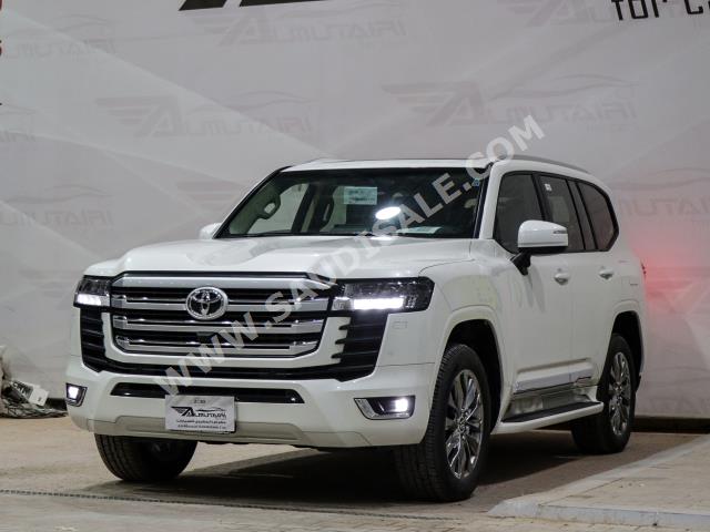 2023 تويوتا لاند كروزر جي اكس ار 3