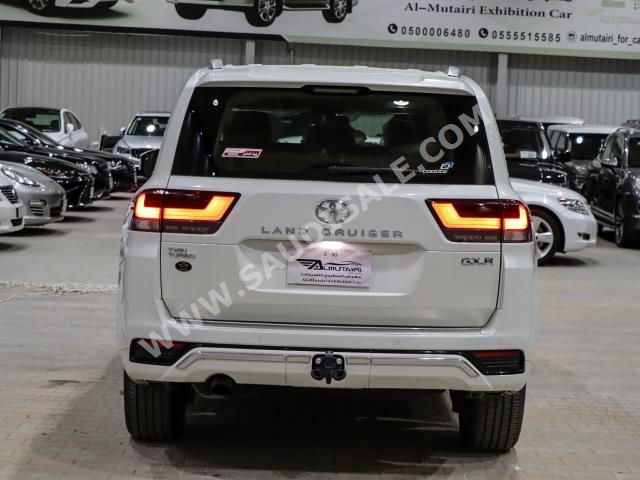2023 تويوتا لاند كروزر جي اكس ار 3