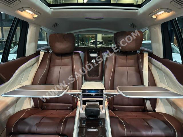 2022 مرسيدس - بنز جي إل إس 600 مايباخ