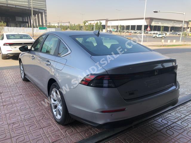 2023 هوندا اكورد ال اكس