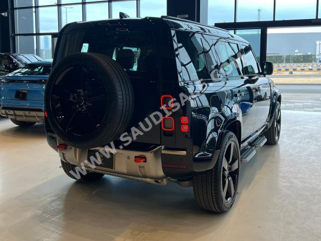 2024 لاند روفر ديفيندر اكس