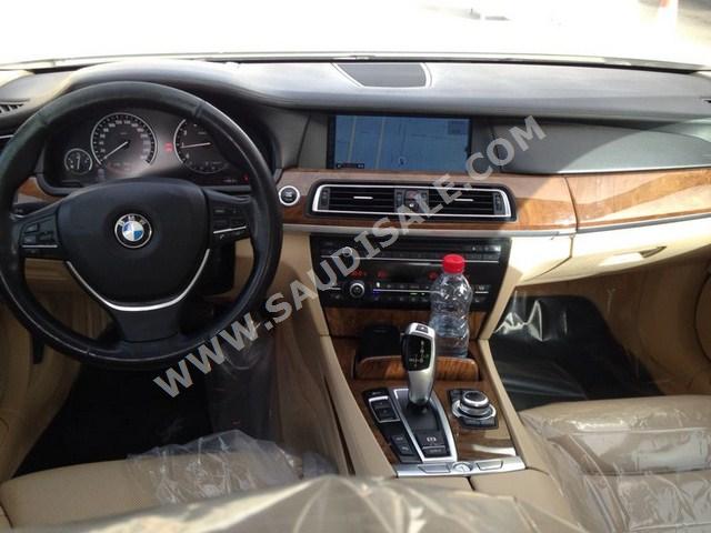 2009 BMW 7 Series 740Li