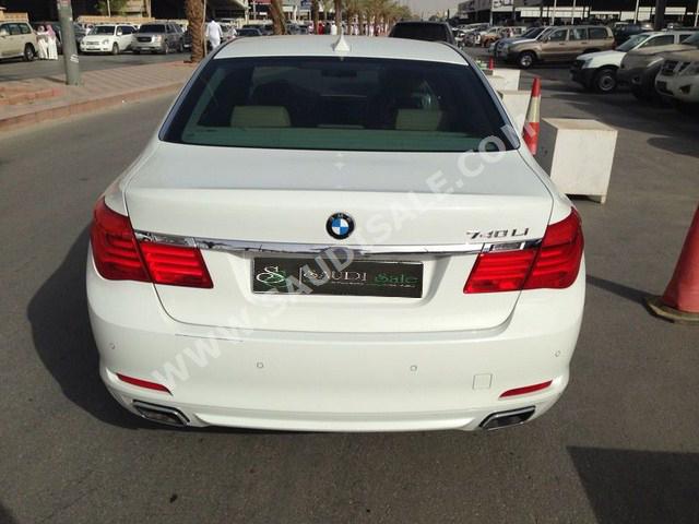 2009 BMW 7 Series 740Li