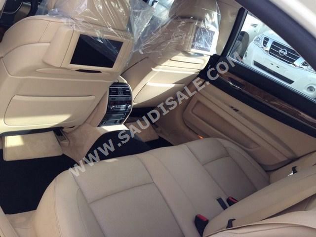 2009 BMW 7 Series 740Li
