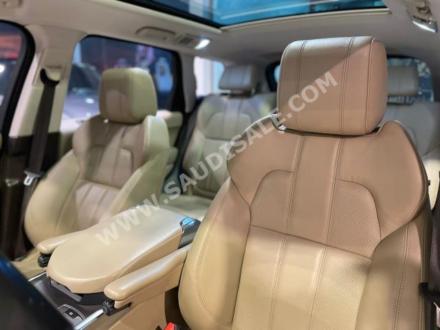 2017 لاند روفر رينج روفر سبورت سوبر تشارج