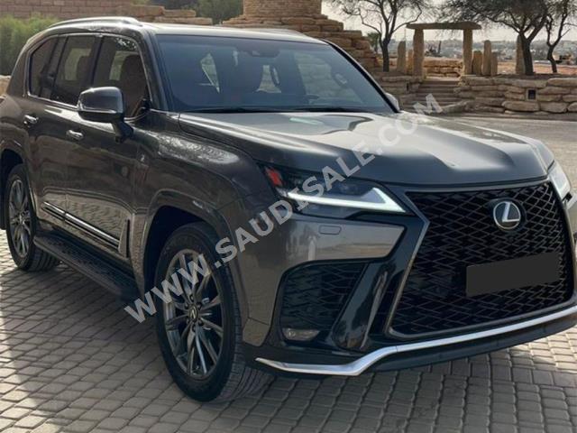 2023 لكزس إل إكس 600 إف