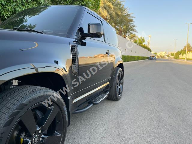 2021 لاند روفر ديفيندر 90