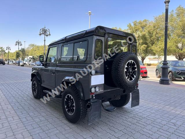 2016 لاند روفر ديفيندر