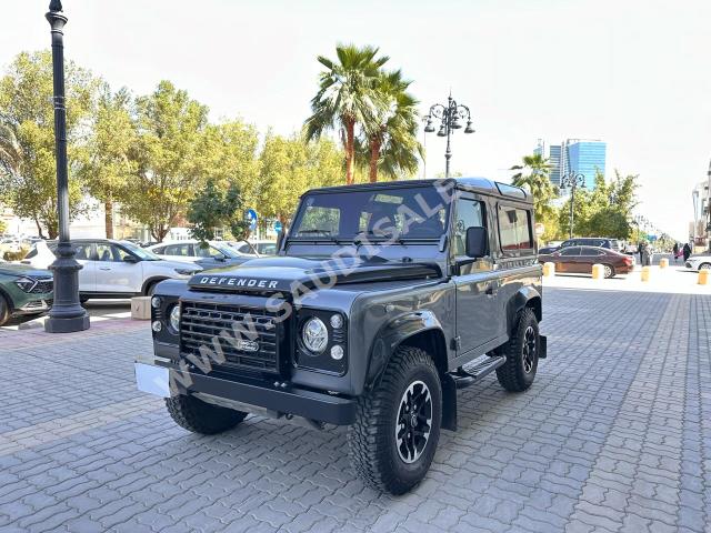 2016 لاند روفر ديفيندر