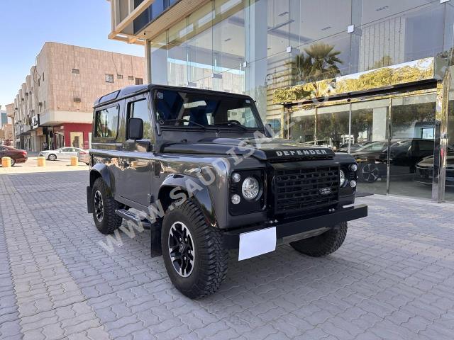 2016 لاند روفر ديفيندر