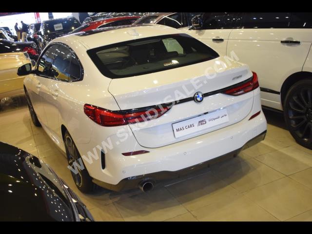 2021 بي ام دبليو الفئة الثانية 218 أي