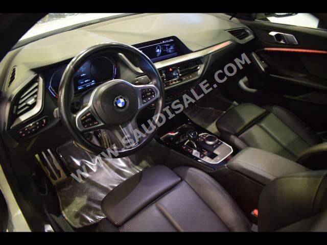 2021 بي ام دبليو الفئة الثانية 218 أي