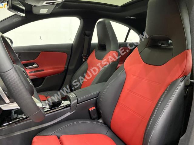 2023 مرسيدس - بنز سي إل أي 200