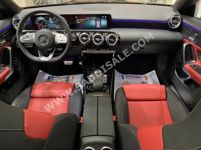 2023 مرسيدس - بنز سي إل أي 200