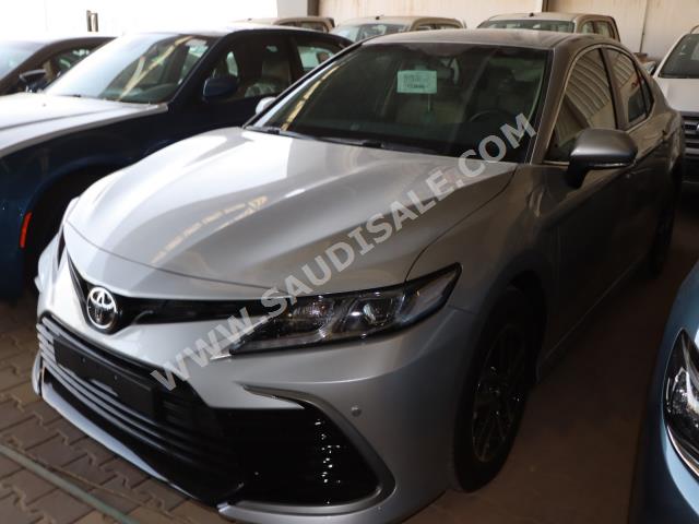 2023 تويوتا كامري ال اي