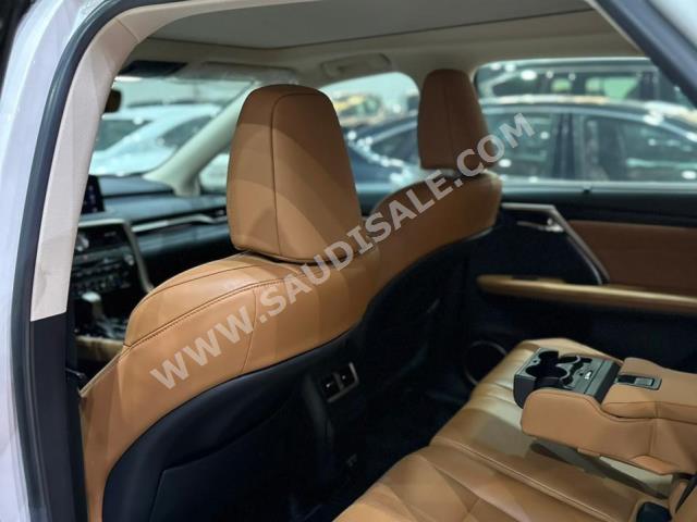 2022 لكزس أر إكس 450إتش