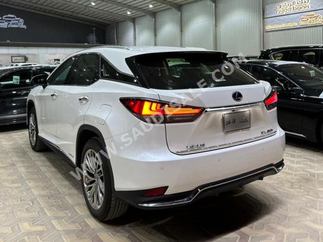 2022 لكزس أر إكس 450إتش
