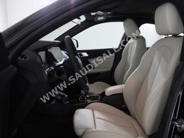 2023 بي ام دبليو الفئة الثانية 218 أي