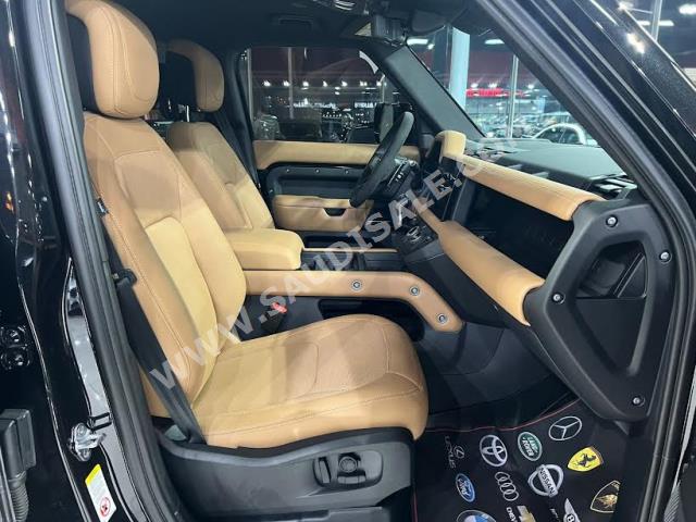 2023 لاند روفر ديفيندر