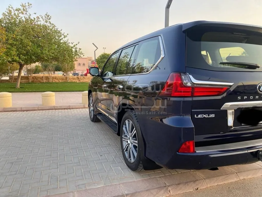 2016 Lexus LX 570