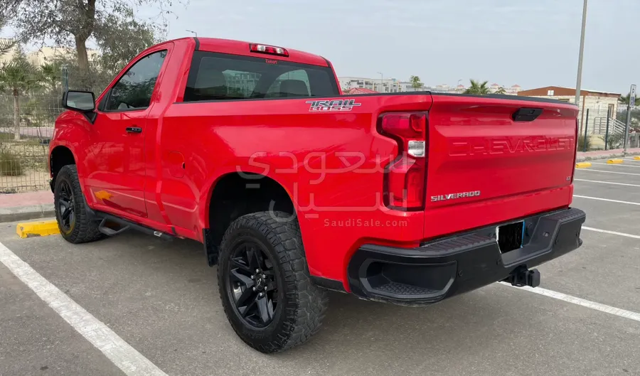 2021 شفروليه سلفرادو تريل بوس