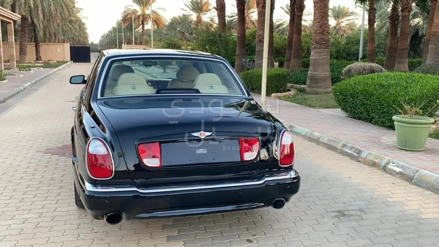 2000 بنتلي ارناج