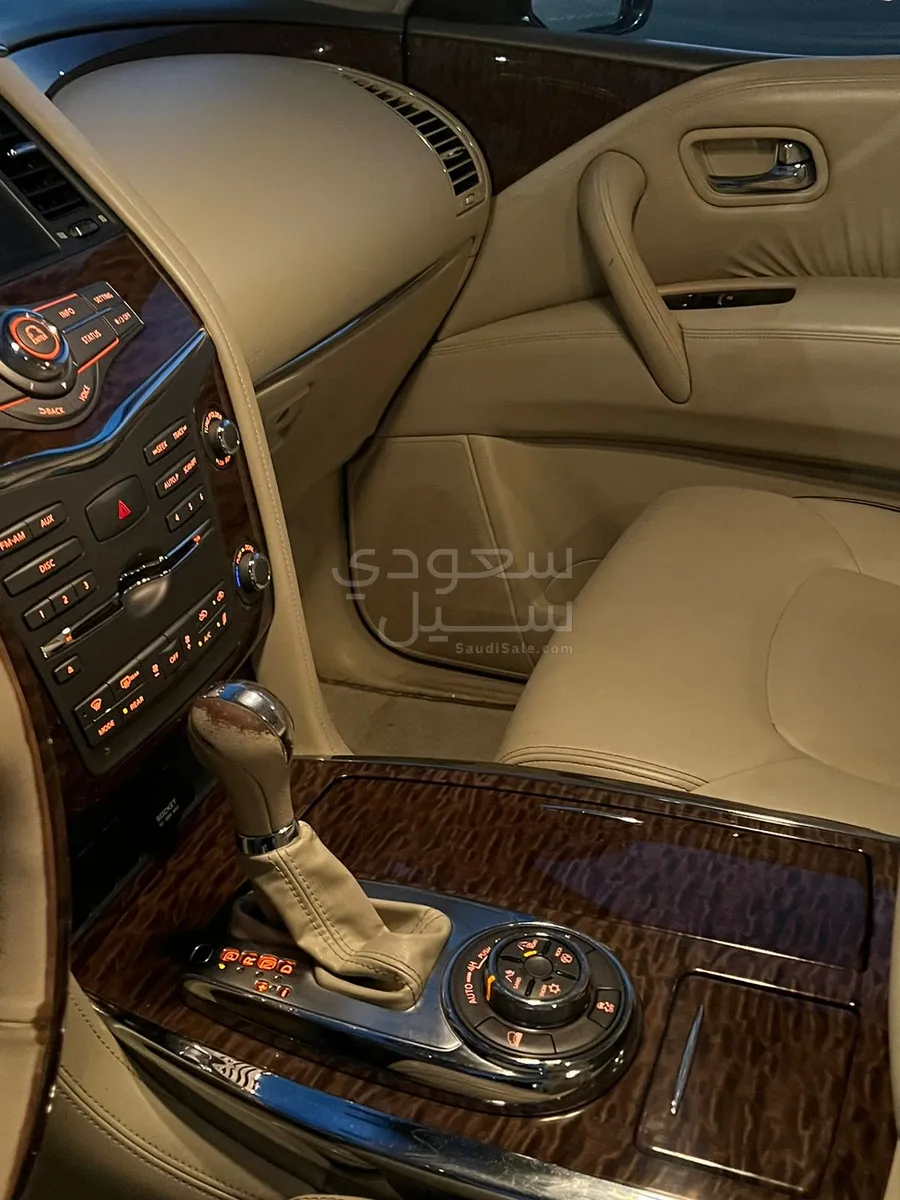 2017 نيسان باترول بلاتينيوم