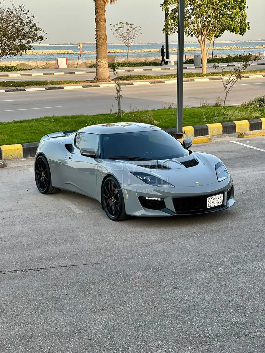 2019 لوتس ايفورا