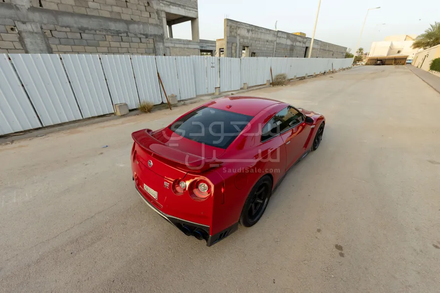 2019 نيسان جي تي - ار