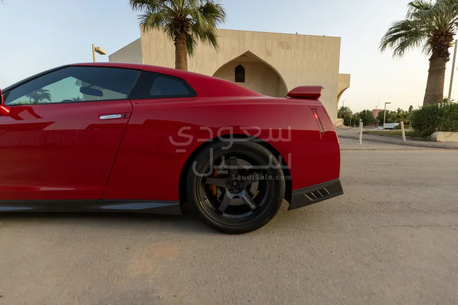 2019 نيسان جي تي - ار