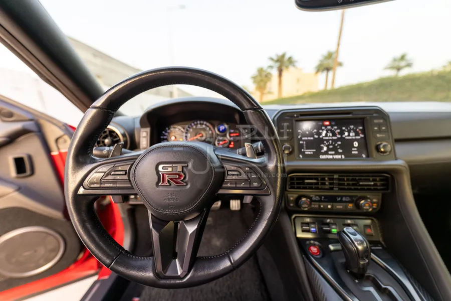 2019 نيسان جي تي - ار