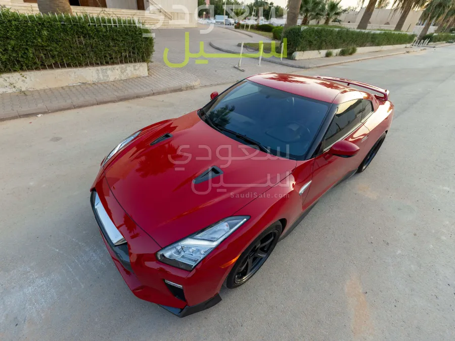 2019 نيسان جي تي - ار