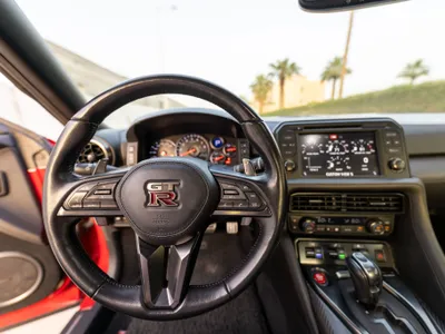 2019 نيسان جي تي - ار