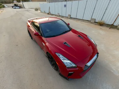 2019 نيسان جي تي - ار