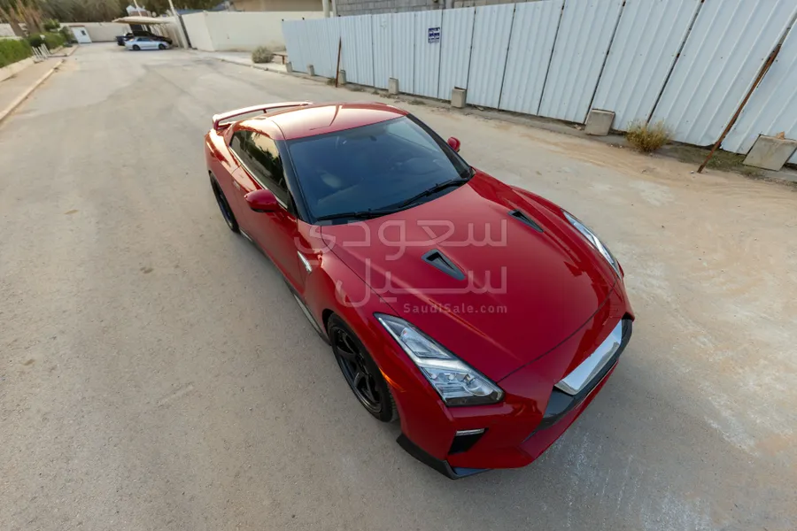 2019 نيسان جي تي - ار