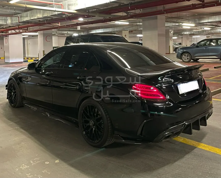 2017 Mercedes-Benz C 63S AMG