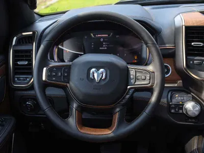 2024 دودج رام 1500 لونج هورن