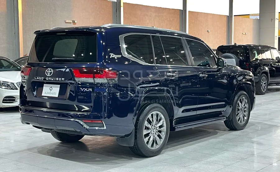2022 تويوتا لاند كروزر في اكس ار