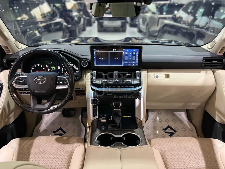 2022 تويوتا لاند كروزر في اكس ار