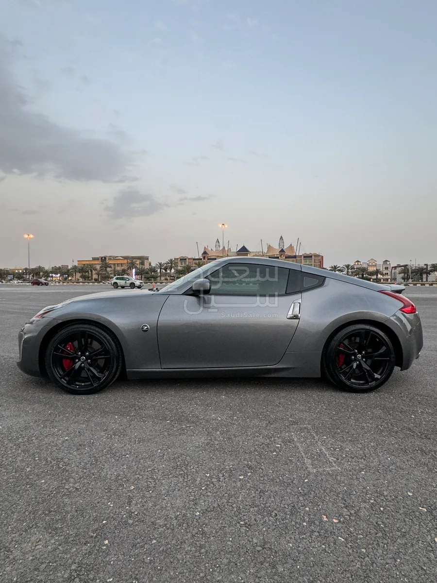 2020 Nissan Z 370