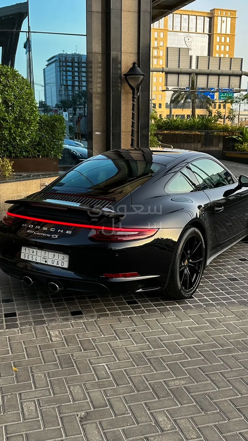 2017 Porsche 911 Carrera 4S
