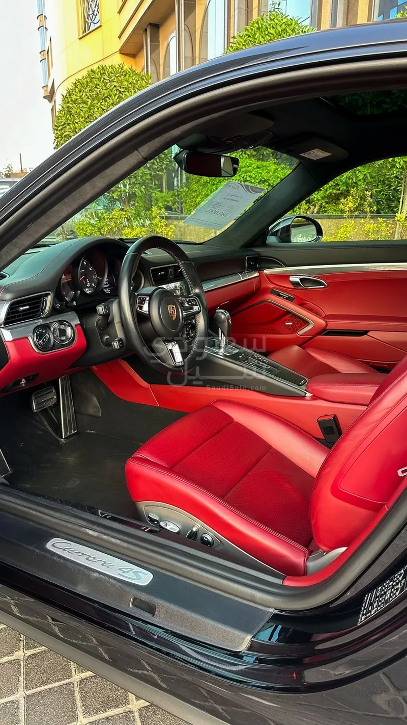 2017 Porsche 911 Carrera 4S