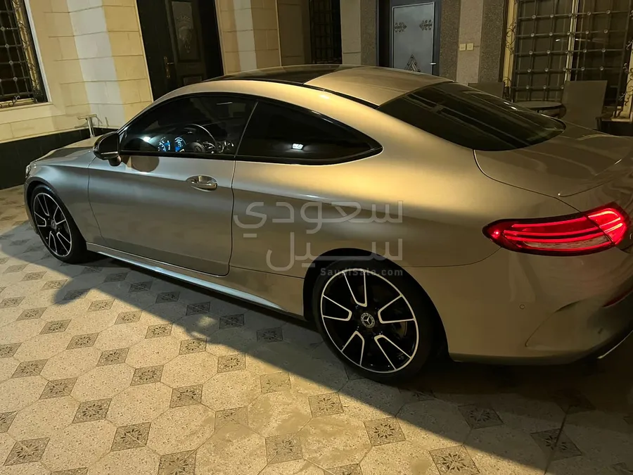 2019 Mercedes-Benz C 300