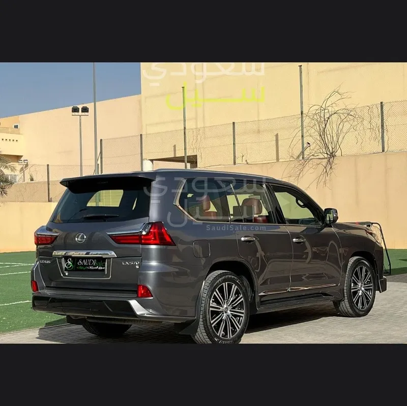 2019 لكزس إل إكس 570 اس