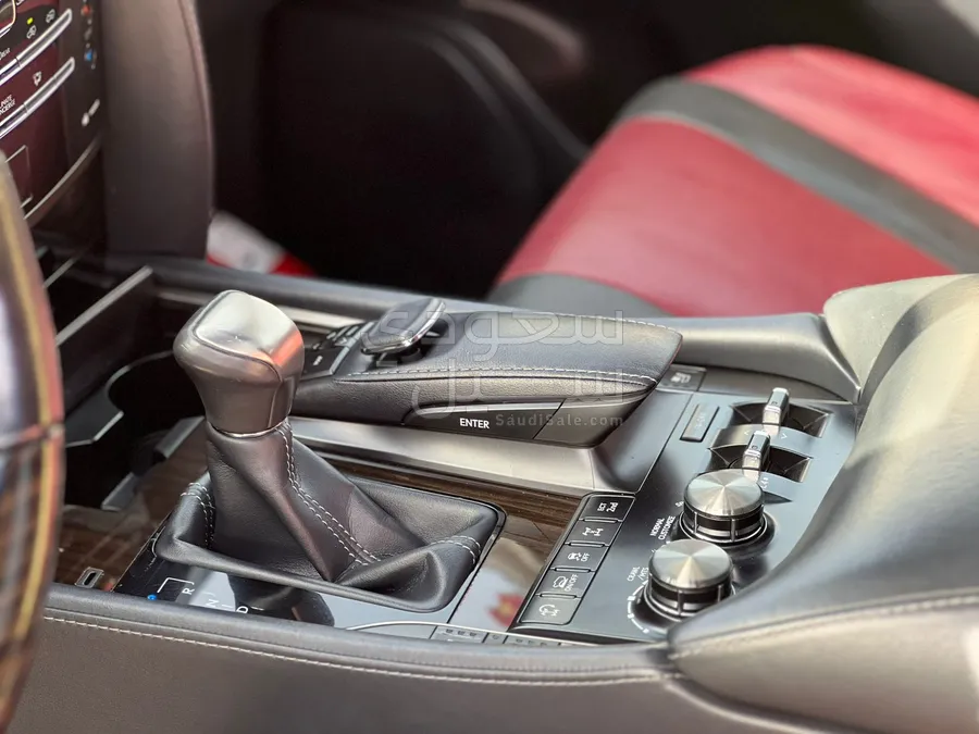 2019 لكزس إل إكس 570 اس